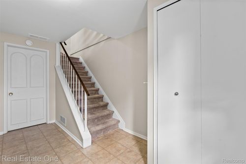 37682 Charter Oaks Blvd, Clinton Township, MI, 48036-2424 | Card Image