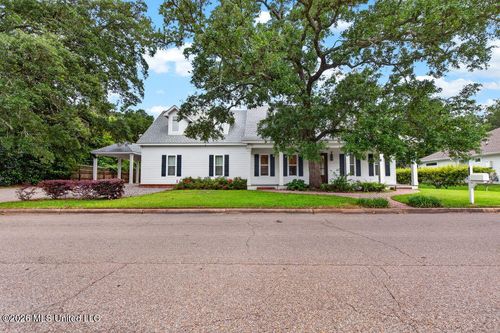 125 Espy Ave, Pass Christian, MS, 39571-4811 | Card Image