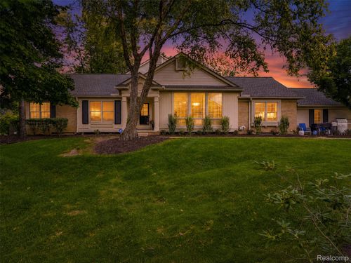 6012 Danbury Ct, West Bloomfield, MI, 48322-3561 | Card Image