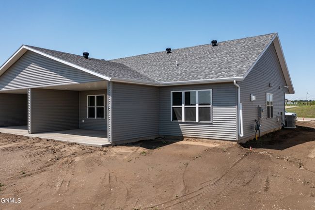 5631 Davies Dr, Townhouse with 3 bedrooms, 2 bathrooms and null parking in Bismarck ND | Image 20