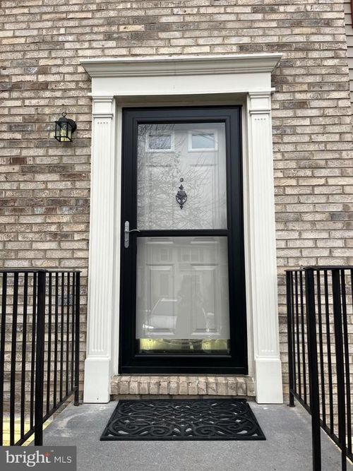 305 Sutton Ct, WINCHESTER, VA, 22601-5744 | Card Image