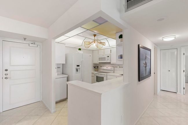 APT-1208 - 440 Seaview Ct, Condo with 2 bedrooms, 2 bathrooms and null parking in MARCO ISLAND FL | Image 16