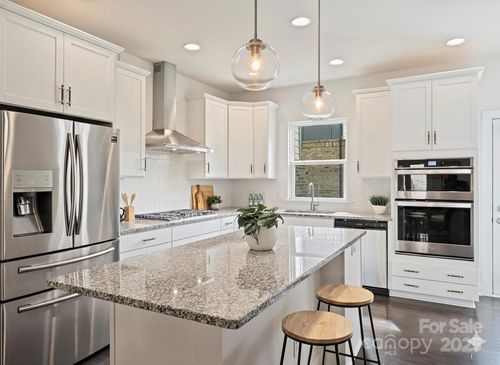 2727 Grand Union Way, Charlotte, NC, 28209-1991 | Card Image