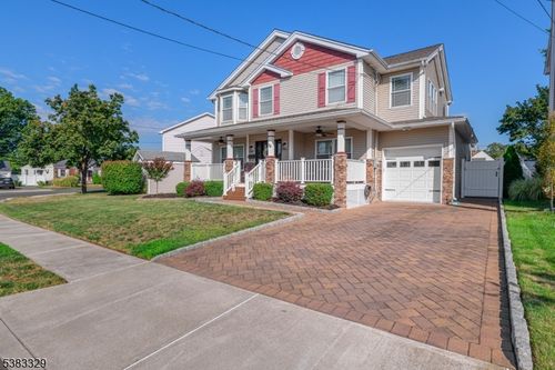 79 Strathmore Ter, Saddle Brook, NJ, 07663-4417 | Card Image
