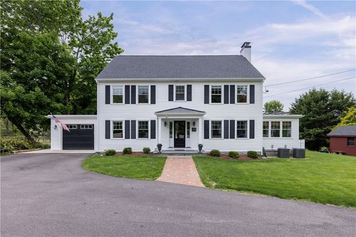 229 Shore Rd, Westerly, RI, 02891-3619 | Card Image