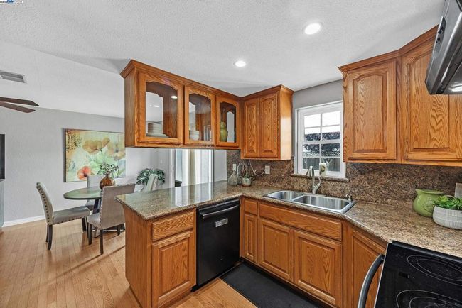394 Encino Dr, House other with 3 bedrooms, 2 bathrooms and 2 parking in Livermore CA | Image 11