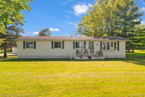 3889 Wadhams Rd, Clyde, MI, 48049-3808 | Card Image
