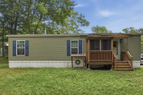 953 Little John Dr, Exeter, NH, 03833-4182 | Card Image
