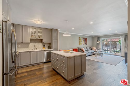 apt-106-310 N Jackson St, Glendale, CA, 91206-3605 | Card Image