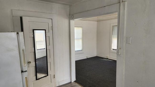 409 N Avenue D, Home with 2 bedrooms, 1 bathrooms and null parking in Waelder TX | Image 8