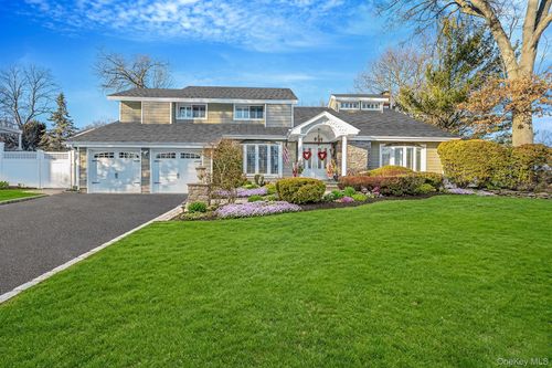 10 Alpine Ct, Smithtown, NY, 11787-7516 | Card Image