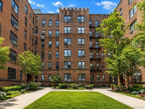 es-5th-floor-4220 Kissena Boulevard, New York, NY, 11355 | Card Image