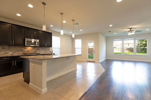 3504 De Torres Cir, Round Rock, TX, 78665-2133 | Card Image