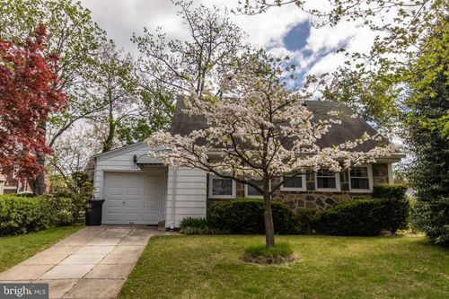 704 Hood Rd, SWARTHMORE, PA, 19081-2810 | Card Image