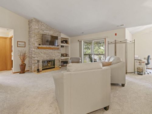 9302 W Loomis Road, Franklin, WI, 53132 | Card Image