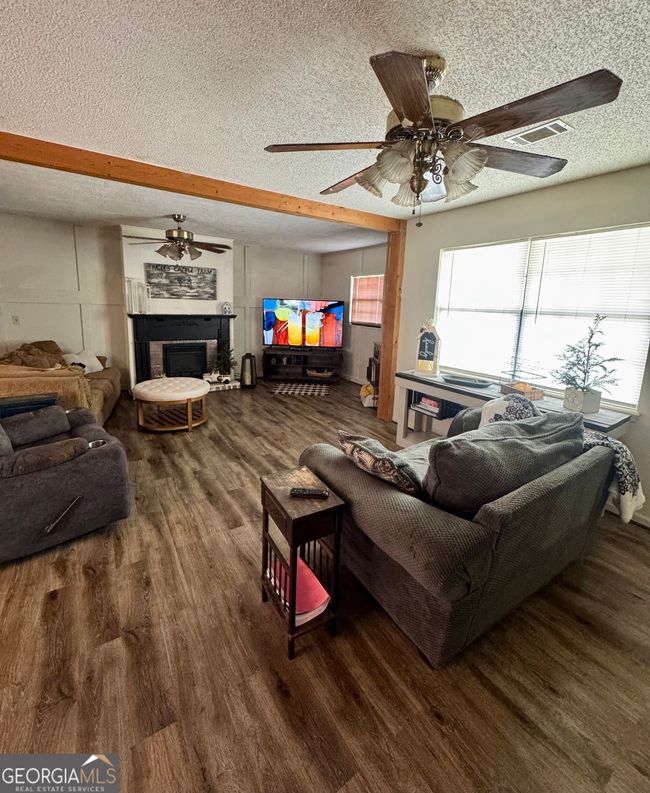 102 W Palm Rd, House other with 4 bedrooms, 2 bathrooms and null parking in Hazlehurst GA | Image 5