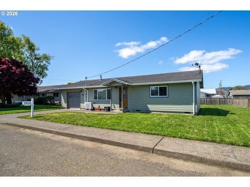 702 Ash Ave, Tillamook, OR, 97141-3627 | Card Image