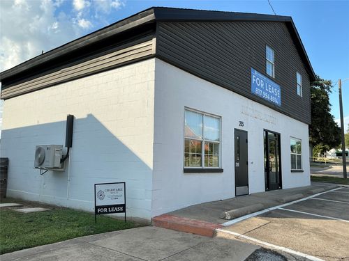 213 Mesquite St, Aledo, TX, 76008-4393 | Card Image