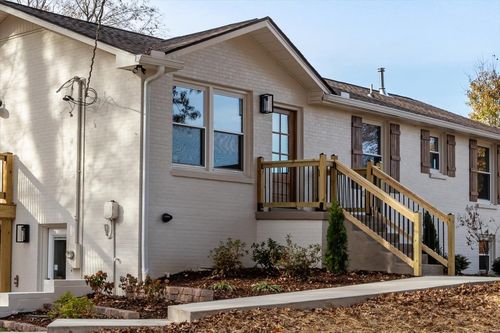 110 E Circle Dr, Burns, TN, 37029-9667 | Card Image