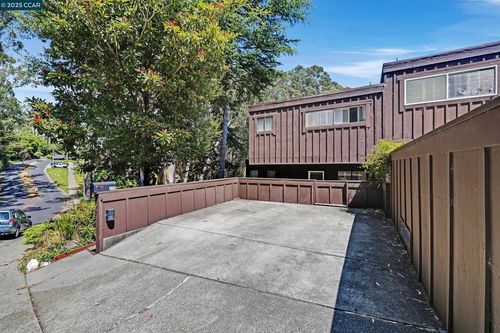 119 Lincoln Dr, Sausalito, CA, 94965-1611 | Card Image