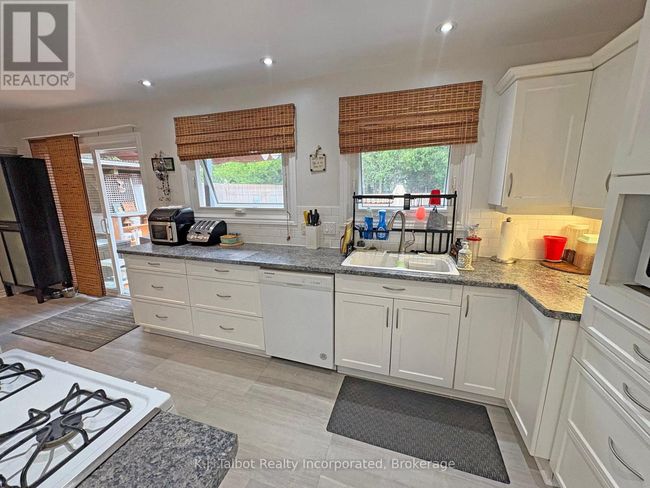 202 Bennett St W, House other with 3 bedrooms, 3 bathrooms and 4 parking in Goderich ON | Image 6
