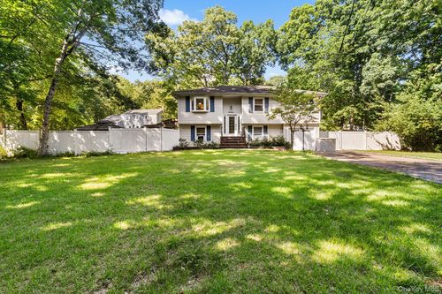 16 Obermueller Dr, Melville, NY, 11747-4116 | Card Image