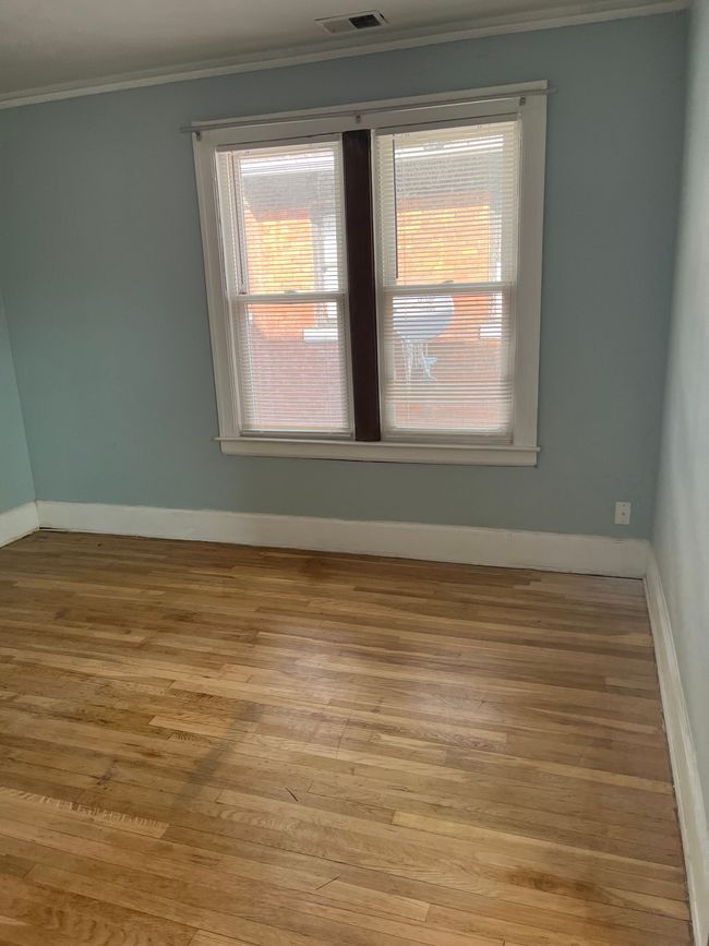 Upper | Image 10
