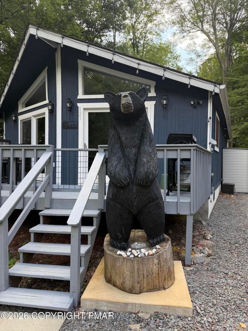 121 Ski Trl, Pocono Lake, PA, 18347-7922 | Card Image