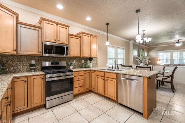 994 E Winding Creek Dr, House other with 3 bedrooms, 3 bathrooms and 2 parking in Eagle ID | Image 10