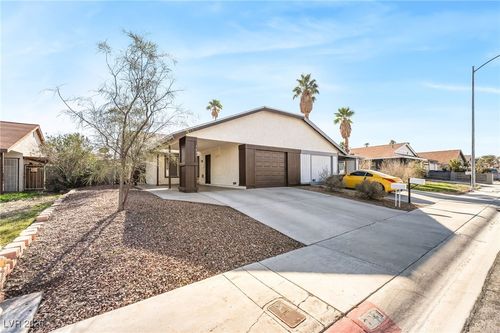 7091 Kenwood St, Las Vegas, NV, 89147-4760 | Card Image