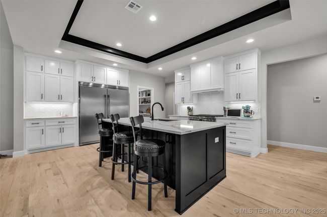 5769 S 256 Th East Ave, House other with 4 bedrooms, 3 bathrooms and null parking in Broken Arrow OK | Image 8