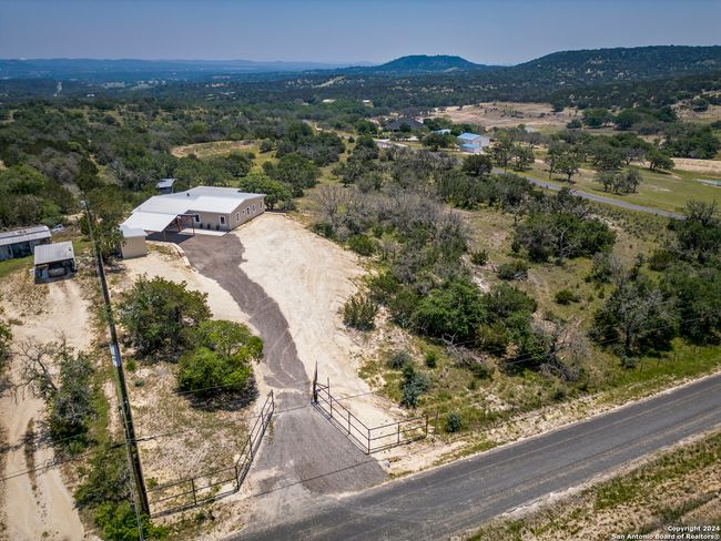 111 Stoney Hills Rd, House other with 4 bedrooms, 3 bathrooms and null parking in Center Point TX | Image 6