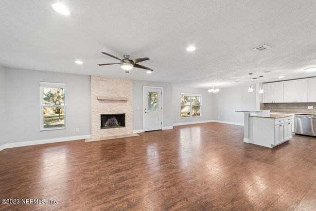 883 Hibernia Forest Drive, House other with 3 bedrooms, 2 bathrooms and null parking in Fleming Island FL | Image 3