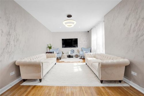 6e-9040 Fort Hamilton Pkwy, Brooklyn, NY, 11209-6423 | Card Image