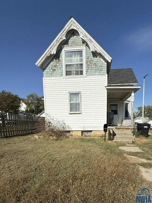 426 W Cedar St, Cherokee, IA, 51012-1340 | Card Image