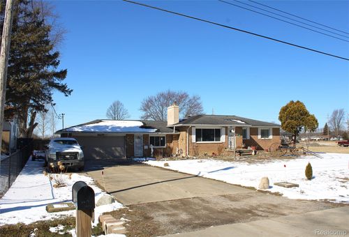 1627 Mcalpine Dr, Mount Morris, MI, 48458-2356 | Card Image