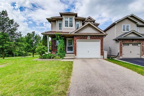 902 Atlantic Blvd, Waterloo, ON, N2K4L3 | Card Image