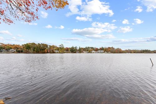 91 Agawam Lake Shore Dr, Wareham, MA, 02571-1201 | Card Image