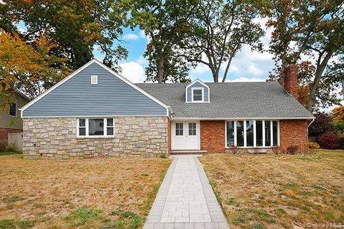 127 Berkshire Rd, Rockville Centre, NY, 11570-1600 | Card Image