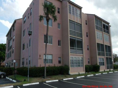 205-2841 Somerset Dr, Lauderdale Lakes, FL, 33311-1958 | Card Image