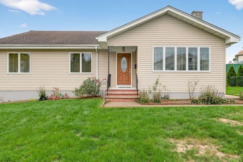 125 Angell St, Fall River, MA, 02723-3903 | Card Image