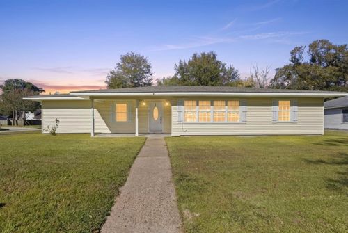 1 Circle Q, Orange, TX, 77630-4626 | Card Image