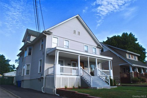30 Royce Ave, Middletown, NY, 10940-4709 | Card Image