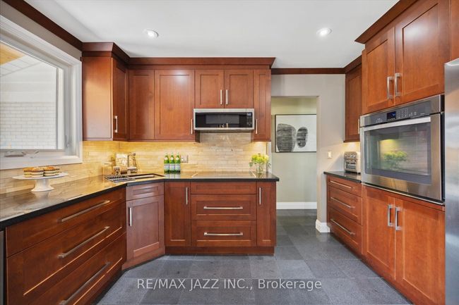 808 Ferndale St, House other with 5 bedrooms, 4 bathrooms and 4 parking in Oshawa ON | Image 8