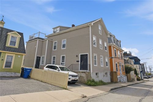 3-19 Howard St, Newport, RI, 02840-8611 | Card Image
