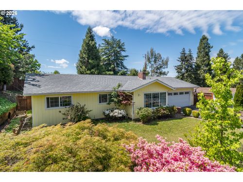 956 Pilger St, Roseburg, OR, 97471-2652 | Card Image