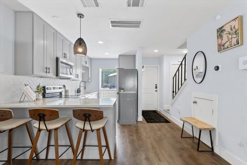 apt-103-3812 Southway Dr, Austin, TX, 78704-6862 | Card Image