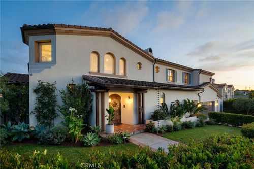 1756 10th St, Manhattan Beach, CA, 90266-6206 | Card Image