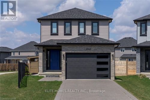 1942 Foxridge Cres, London, ON, N6G0L8 | Card Image