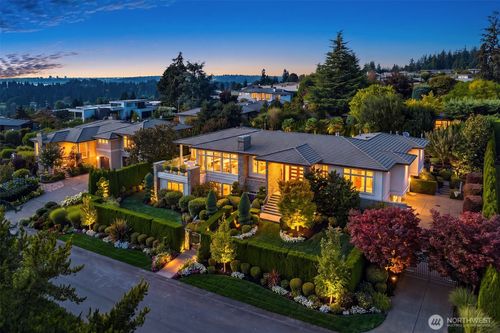 9040 Ne 14th Street, Clyde Hill, WA, 98004 | Card Image